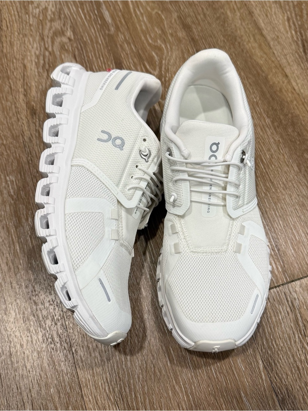 White On cloud NWOT